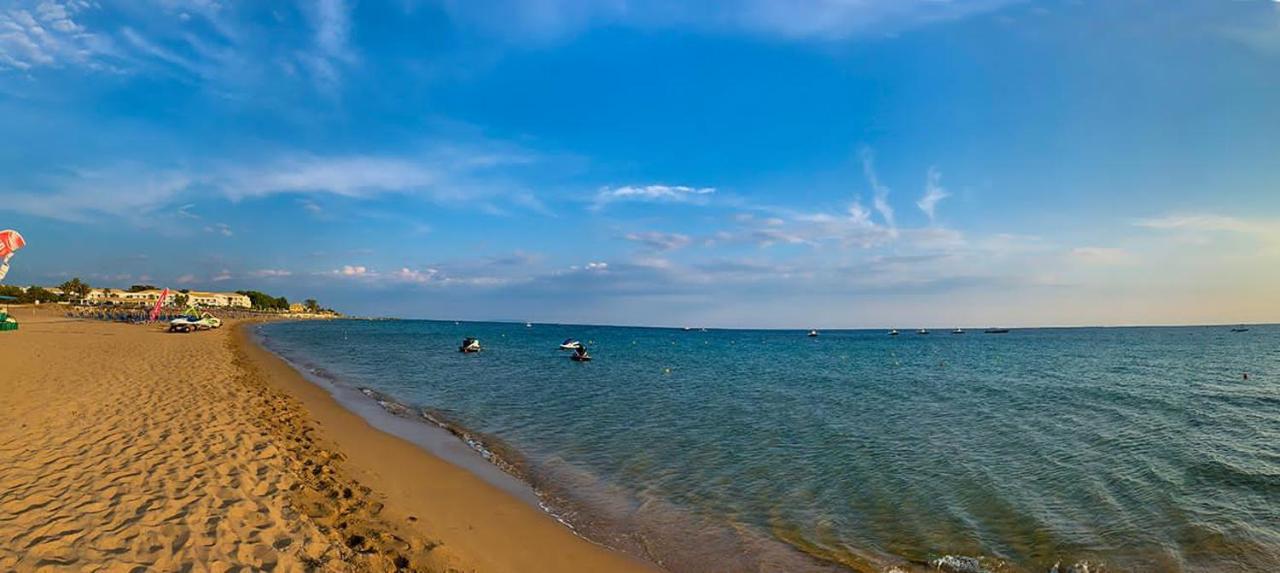 Aris Seaside Issos Beach Agios Georgios  Luaran gambar